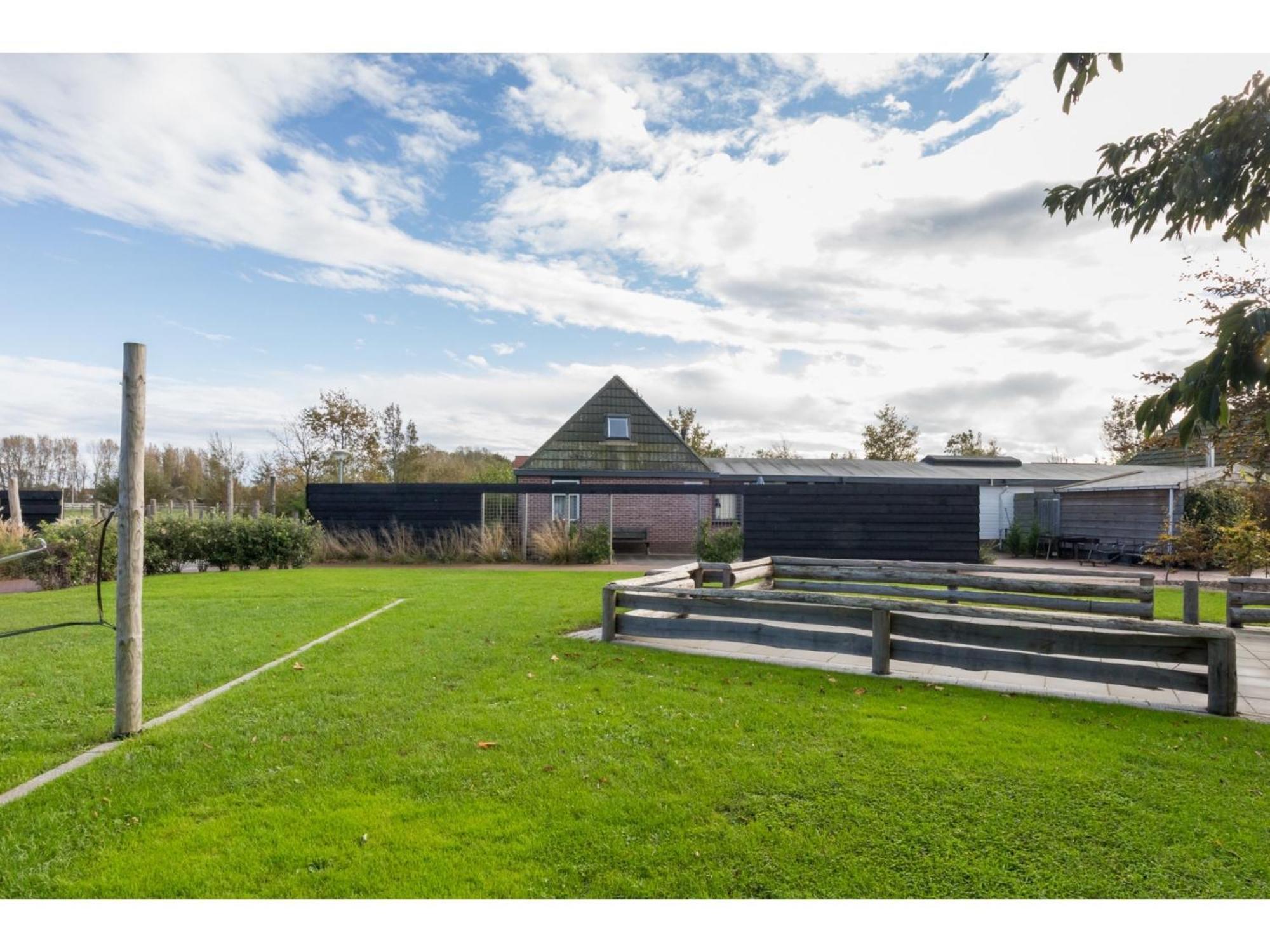 Family House On A Small Park With A Large Playing Field Serooskerke  Buitenkant foto